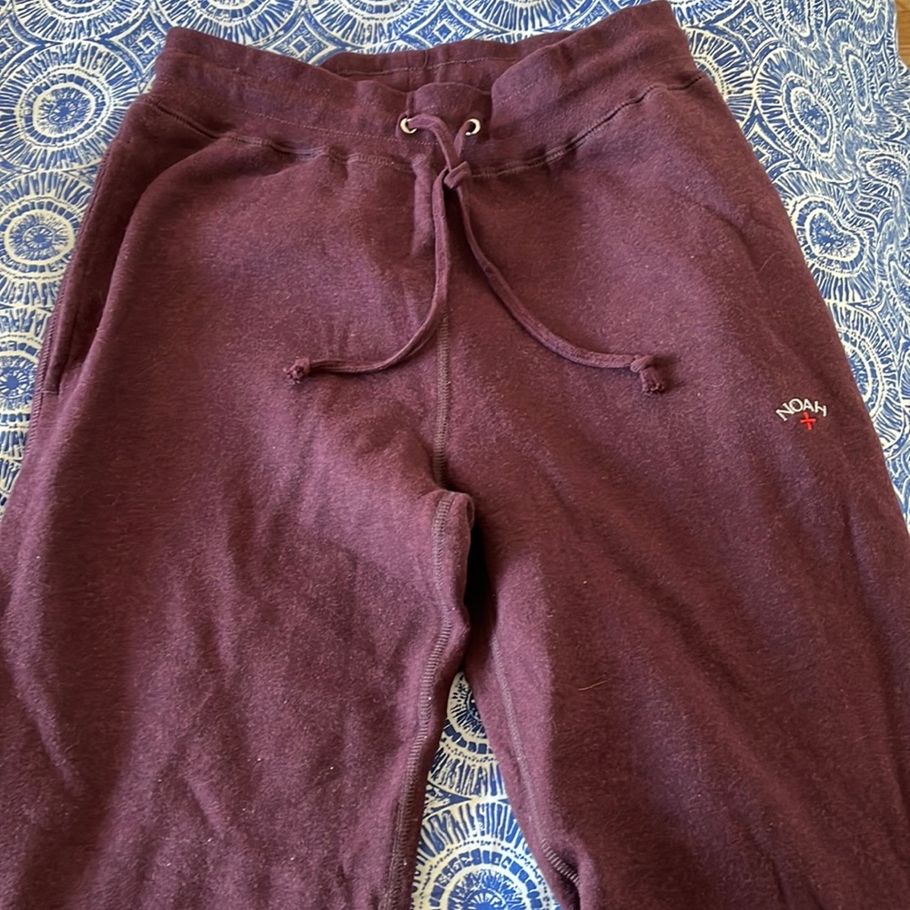 Noah heathered Burgundy Sweatpants side pockets/zippered back pocket Medium NWT
